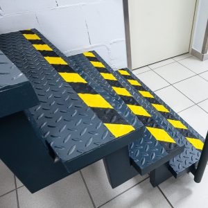 Nastro adesivo antiscivolo DURALINE GRIP+ - 5 cm x 15 m - giallo/nero - Durable - immagine 3