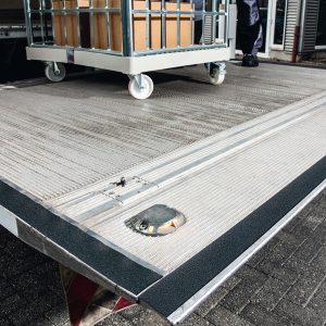 Nastro adesivo antiscivolo DURALINE GRIP+ - 5 cm x 15 m - nero - Durable - immagine 2