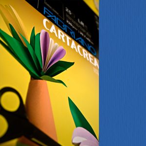 Cartoncino CartaCrea - 35x50cm - 220gr - blu 114 - Fabriano - blister 10 fogli - immagine 1