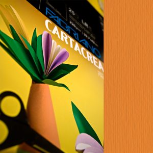 Cartoncino CartaCrea - 35x50cm - 220gr - arancio 108 - Fabriano - blister 10 fogli - immagine 1