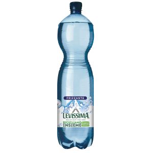 Acqua frizzante - 1,5 L - bottiglia 25% RPET - Levissima - immagine 1